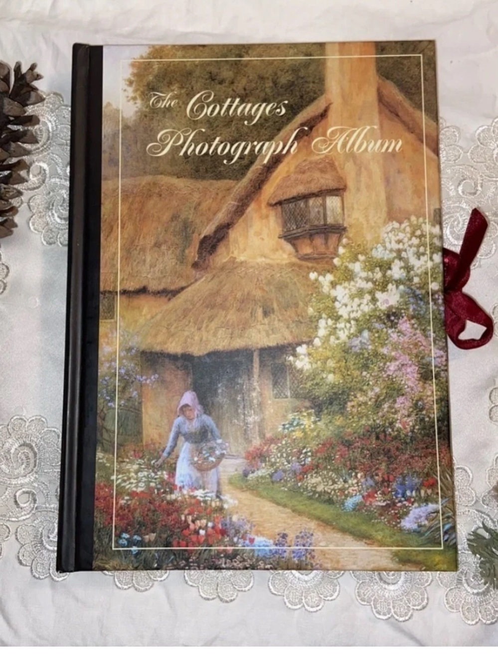 Vintage The Cottages Photo album Victorian romantic style‎